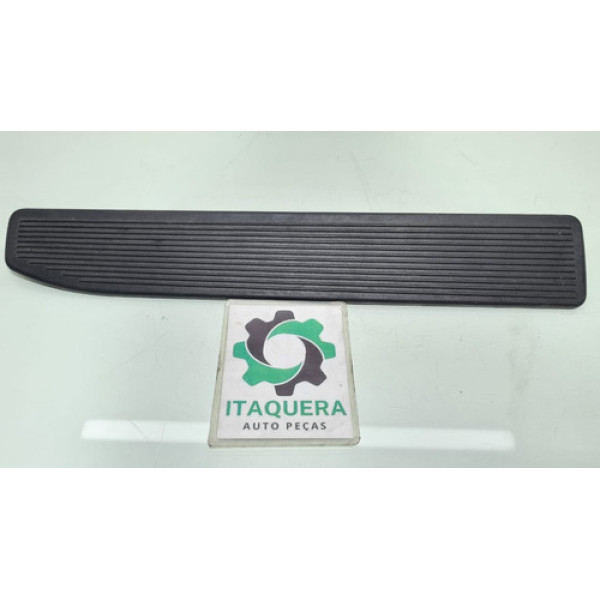 Soleira Dianteira Esquerda Chrysler Pt Cruiser 2.4 Ano 2008