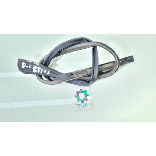 Borracha Dianteiro Esquerdo Toyota Etios 2016 Hatch