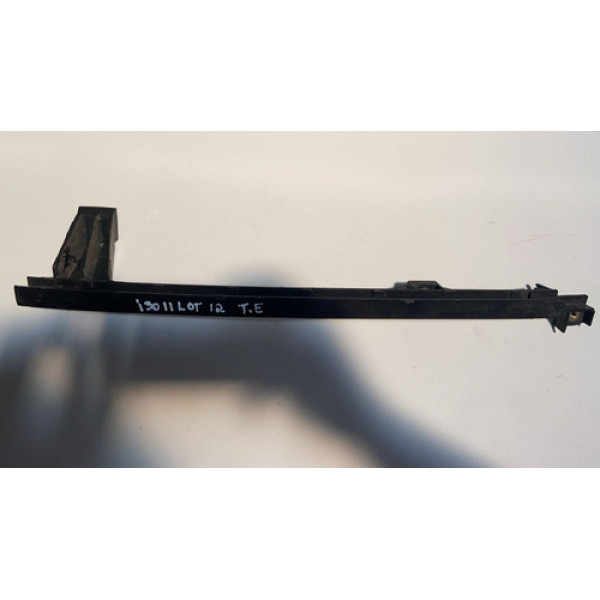 Guia Vidro Porta Traseira Esquerda Hyundai I30 Ano 2011