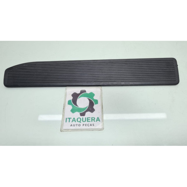 Soleira Dianteira Direita Chrysler Pt Cruiser 2.4 Ano 2008