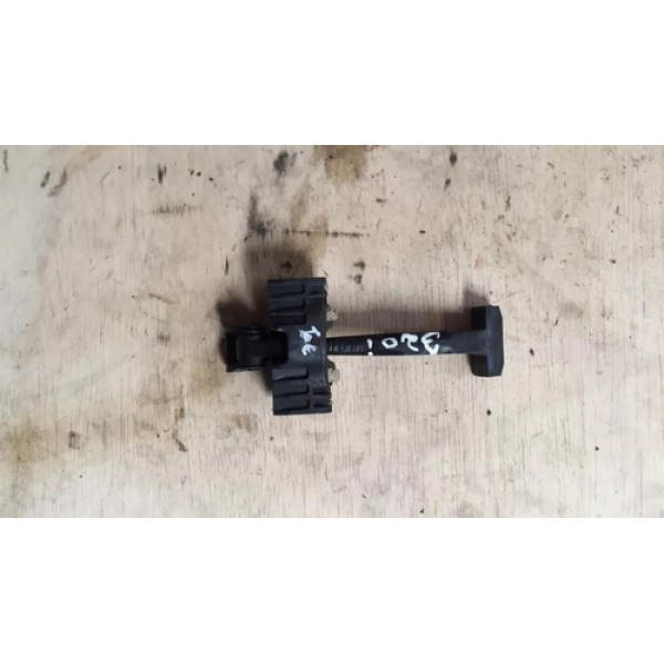 Limitador Porta Traseiro Bmw 320i Ano 2012