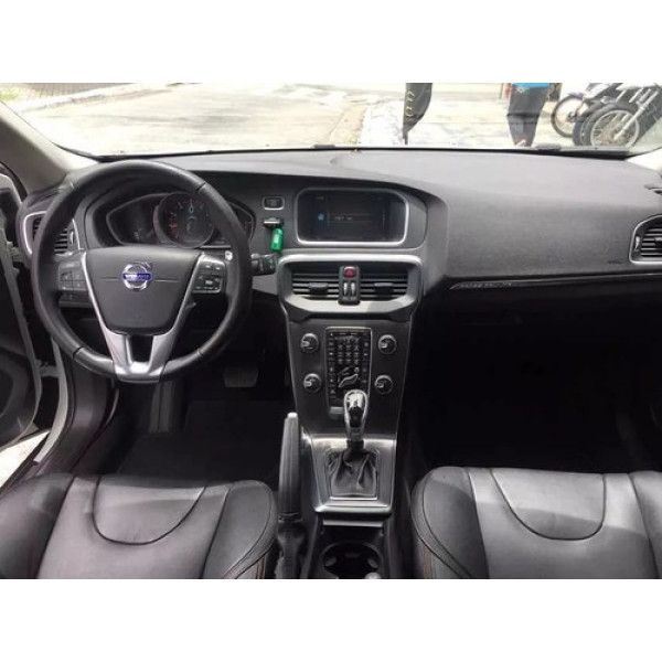 Sucata Para Retirada De Peças Volvo V40 2016 T5 Cross