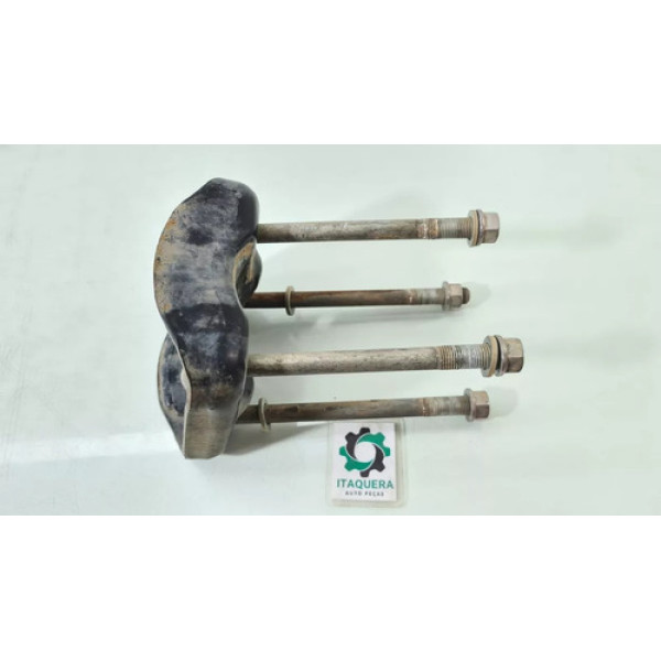 Suporte Grampo Feixe Molas Traseiro Direito Hilux 2.8 2021