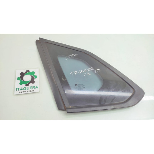 Vidro Vigia Traseira Esquerda Chevrolet Tracker 2022 2023