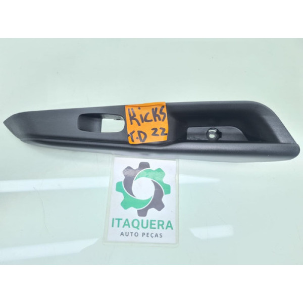Moldura Comando Vidro Elétrico Traseiro Direito Kicks 2022