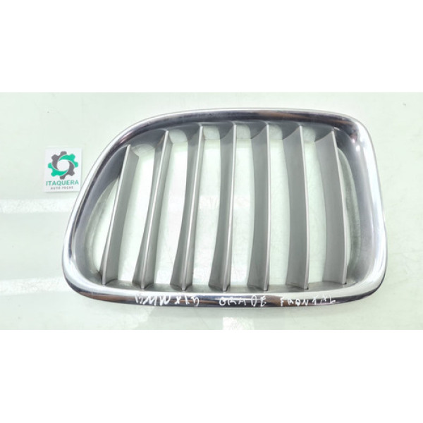 Grade Dianteira Esquerda Bmw X1 Ano 2015 