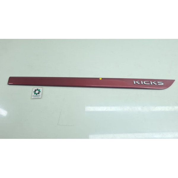 Friso Aplique Porta Dianteiro Direito Nissan Kicks 2022 2023