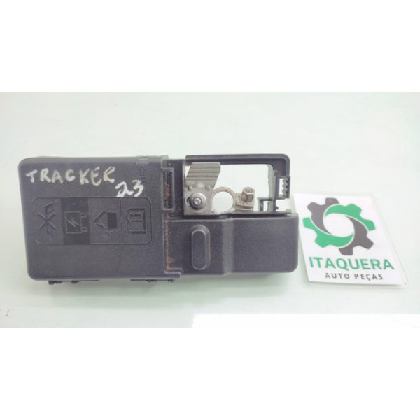 Acabamento Polo Positivo Bateria Chevrolet Tracker 2022 2023