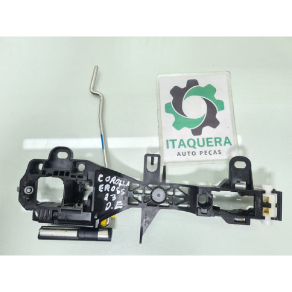 Suporte Maçaneta Dianteiro Esquerdo Corolla Cross 2023