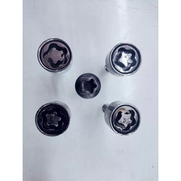 Segredo Parafuso De Roda Jeep Compass Ano 2019 2020 Original