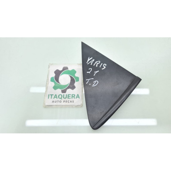 Acabamento Externo Traseiro Direito Toyota Yaris 1.5  2021