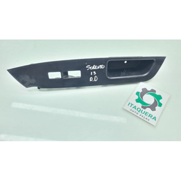 Moldura Comando Vidro Dianteiro Direito Kia Sorento Ano 2012