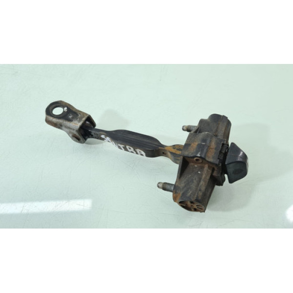 Limitador Porta Traseira Nissan Sentra Ano 2010 2011