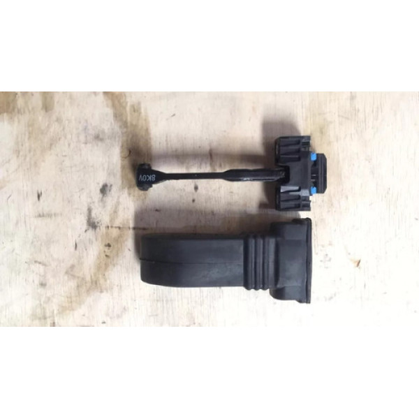 Limitador Porta Dianteira Direita Audi A4 2014